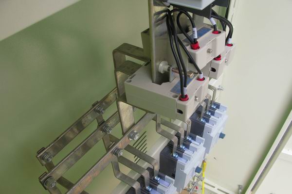 环江配电柜-应急照明配电柜使用对工作人员的具